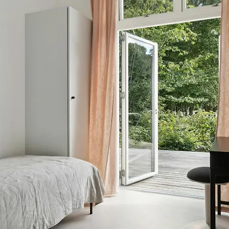 Modern Family By The Sea With Activities Nysted