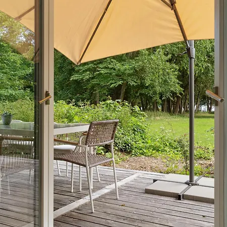 Дом отдыха Modern Family By The Sea With Activities