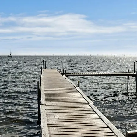 Modern Family By The Sea With Activities Semesterbostad *