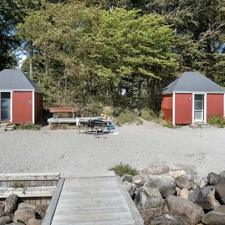 Modern Family By The Sea With Activities Semesterbostad